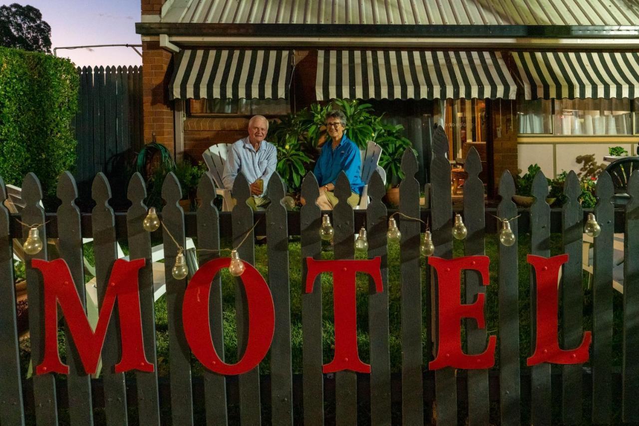 Country Pathfinder Motor Inn Dalby Exterior foto